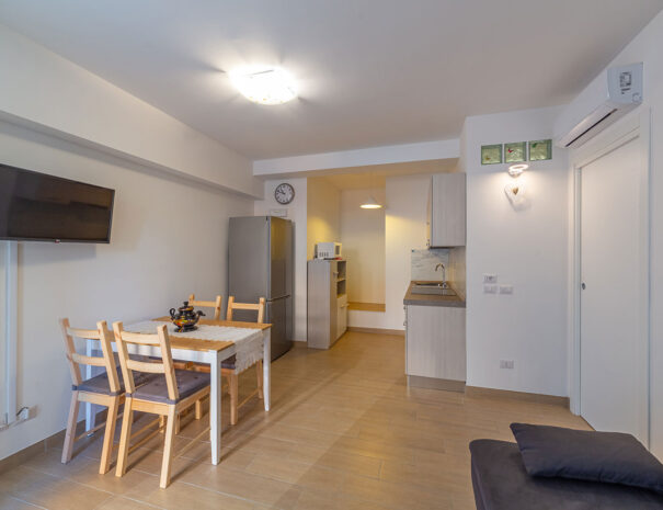 20200104_1018BB-Villa-montreux-appartamento-Le-rose